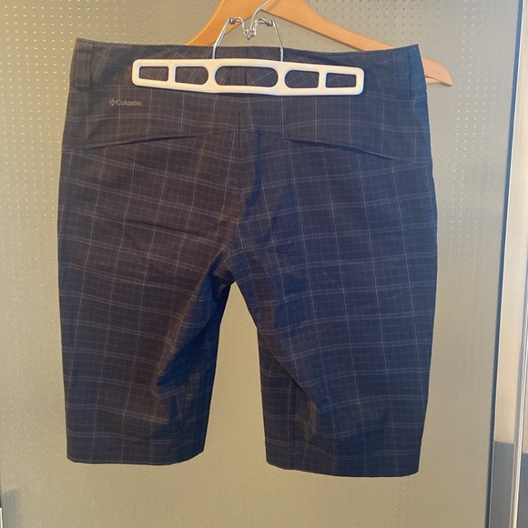 Columbia plaid shorts - Picture 2 of 5
